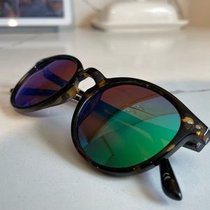 Hump Optics “Classic” Polarized Sunglasses Unisex